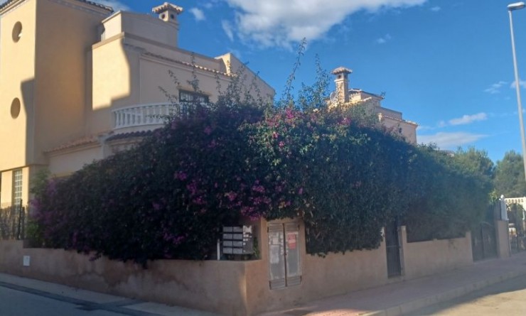 Sale - Villa - Orihuela Costa