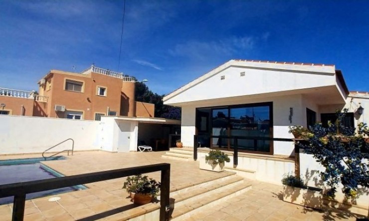 Revente - Villa - Pilar de la Horadada