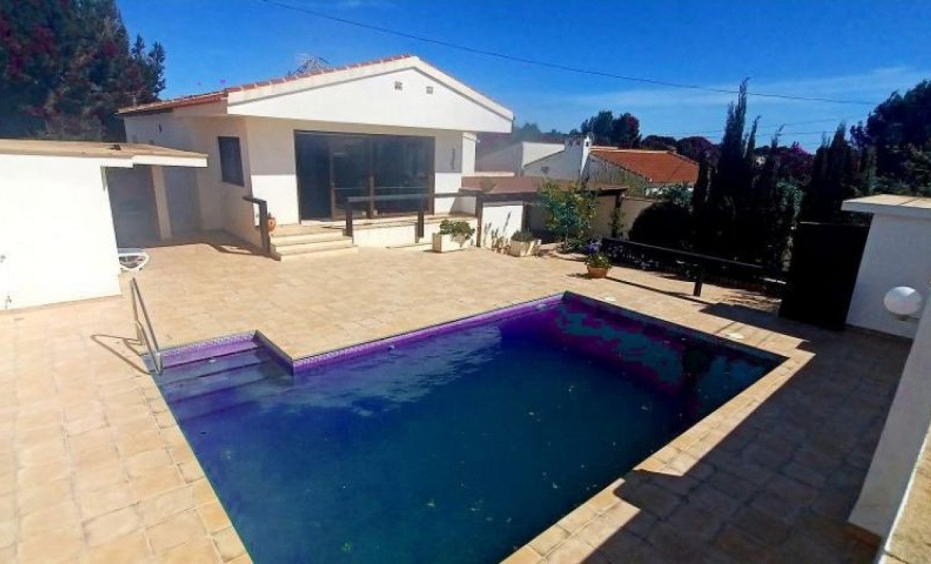 Sale - Villa - Pilar de la Horadada