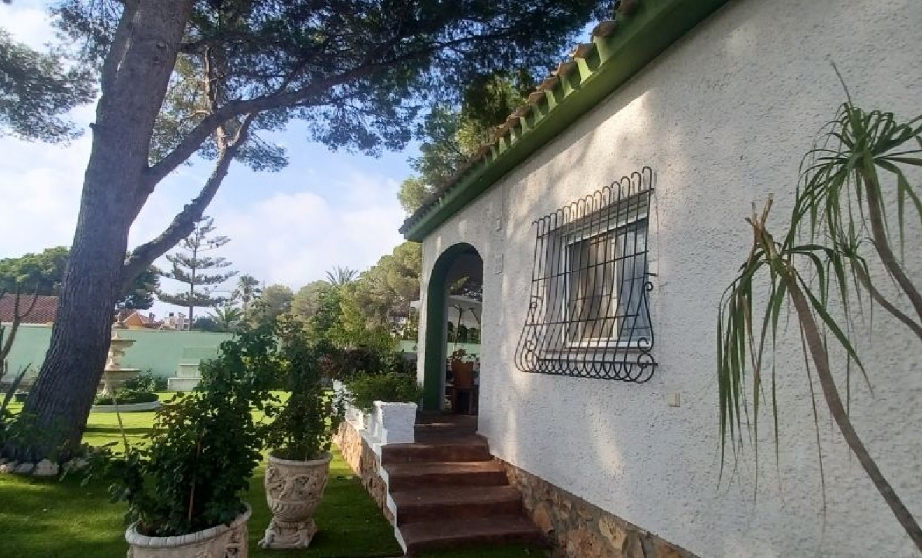 Wederverkoop - Villa - Orihuela Costa