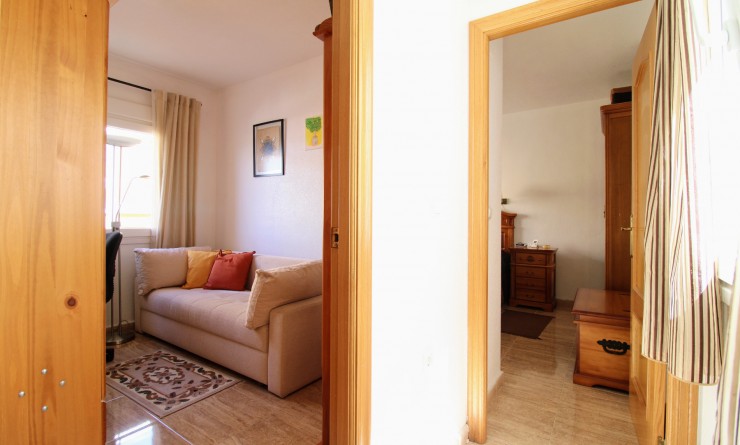 Sale - Apartment - Top Floor Apartment - Torrevieja - Acequion