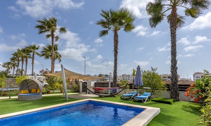 Wederverkoop - Villa - Orihuela - Vistabella Golf