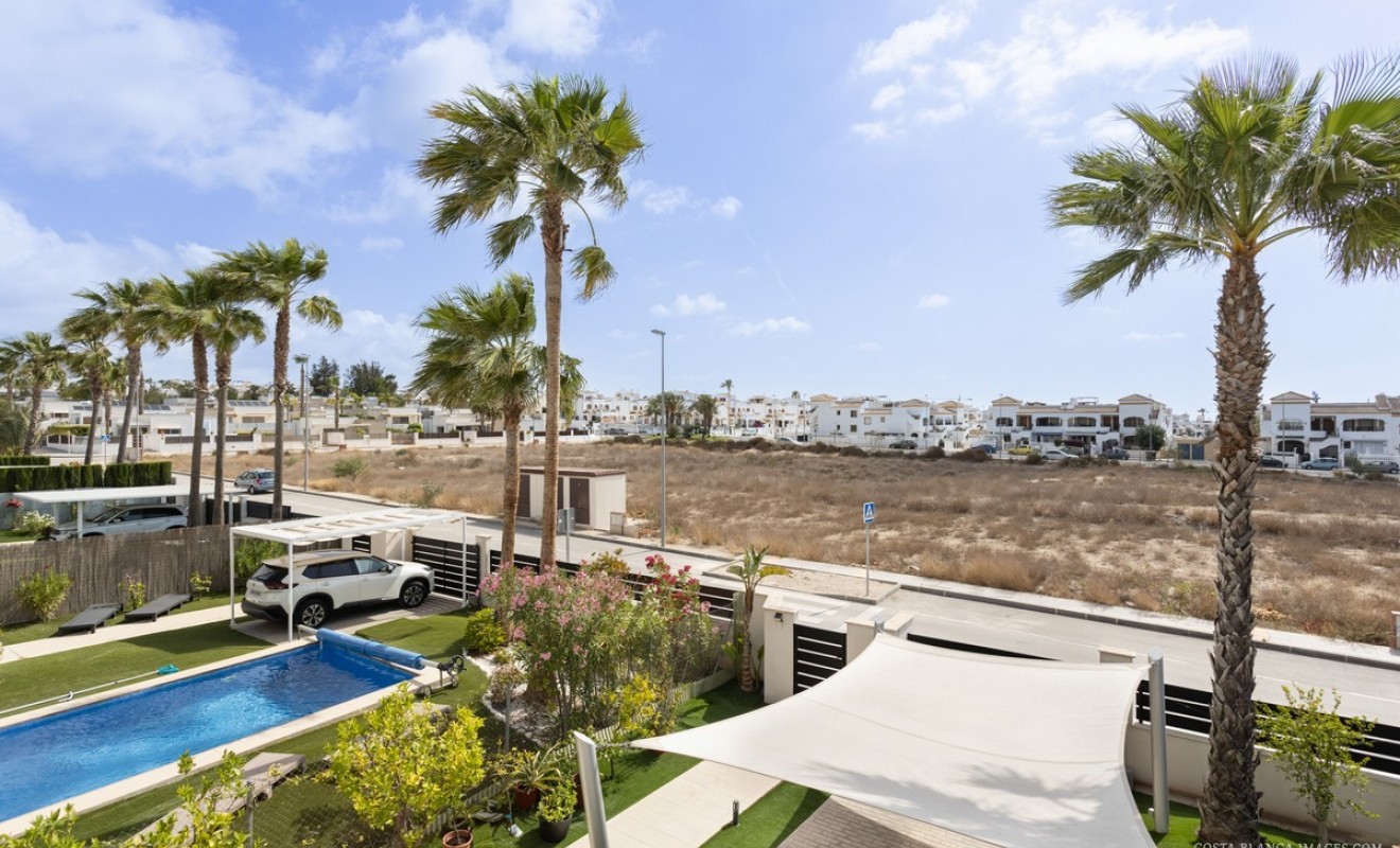 Sale - Villa - Orihuela - Vistabella Golf