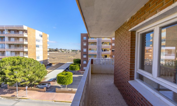 Revente - Appartement - Punta Prima