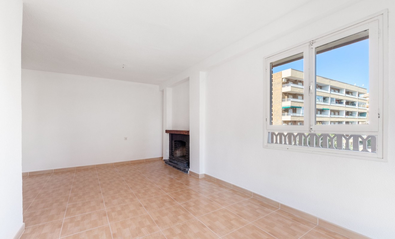 Revente - Appartement - Punta Prima