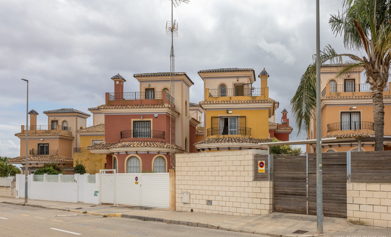 Wederverkoop - Villa - Los Montesinos - Los Montesinos - Urb. La Herrada