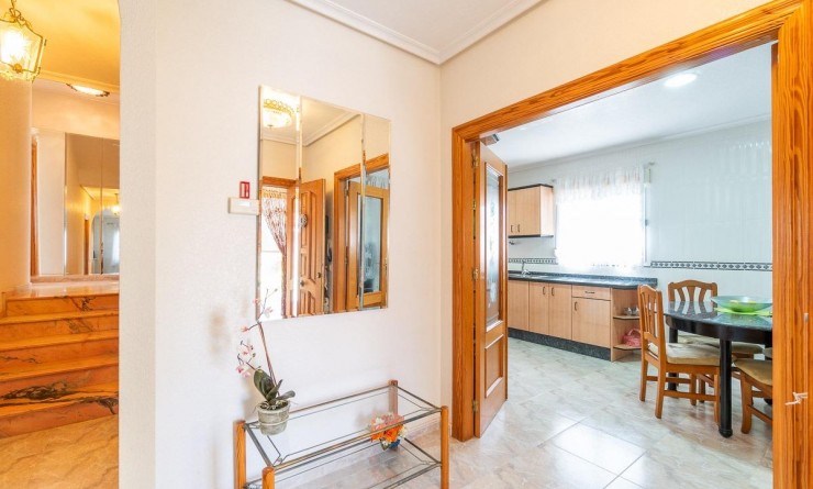 Sale - Villa - Orihuela Costa - Playa Flamenca