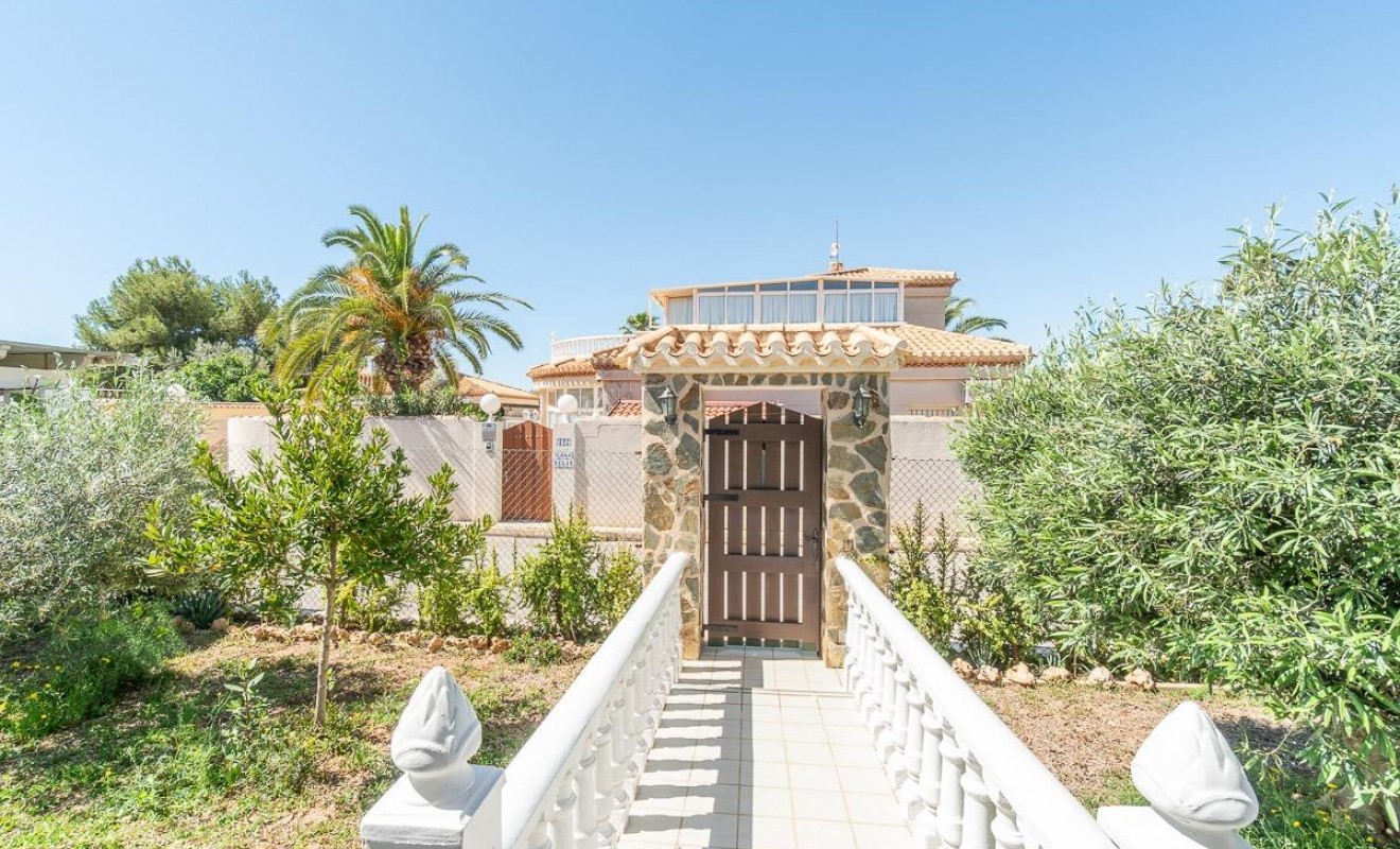 Sale - Villa - Orihuela Costa - Playa Flamenca