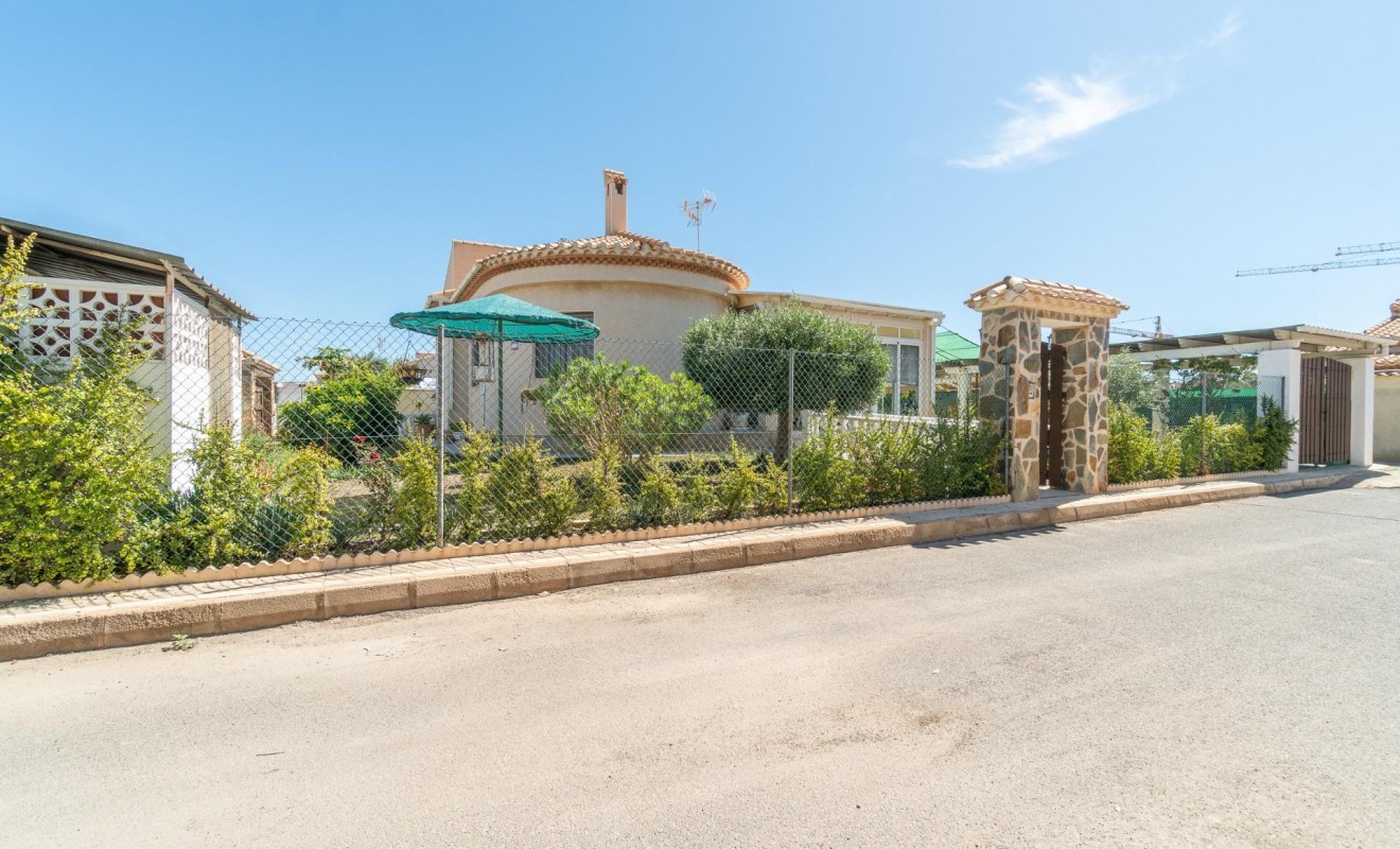 Sale - Villa - Orihuela Costa - Playa Flamenca