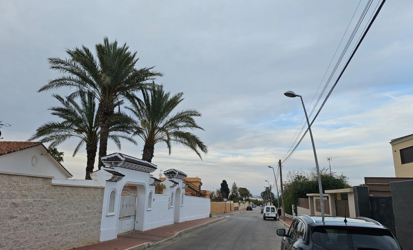 Sale - Villa - Torrevieja