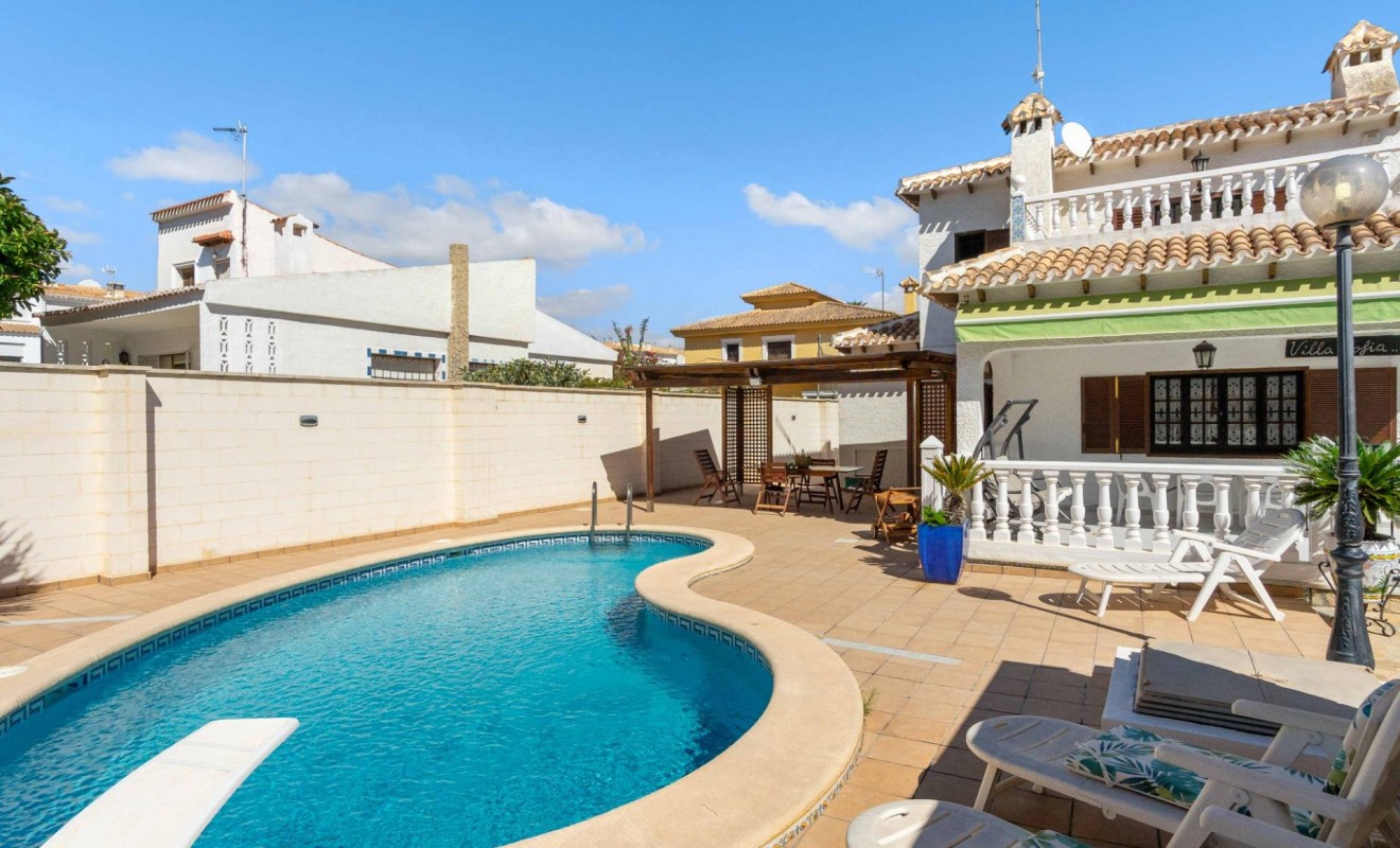 Wederverkoop - Villa - Orihuela Costa - La Zenia