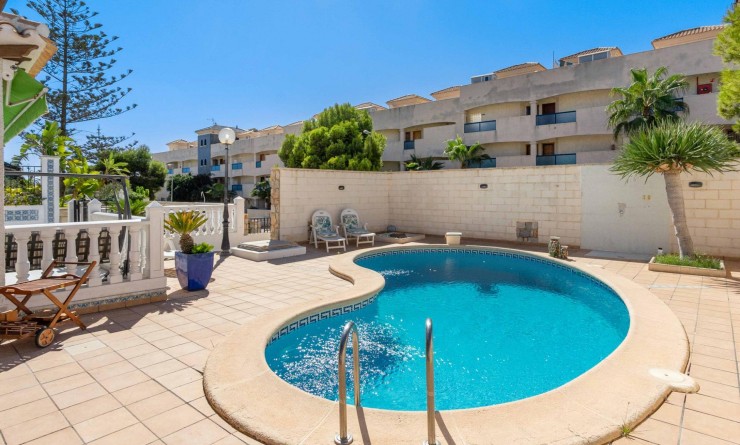 Wederverkoop - Villa - Orihuela Costa - La Zenia