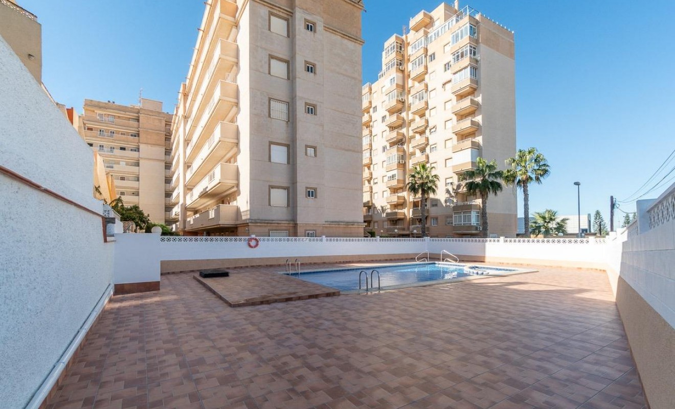 Revente - Appartement - Torrevieja - Nueva Torrevieja