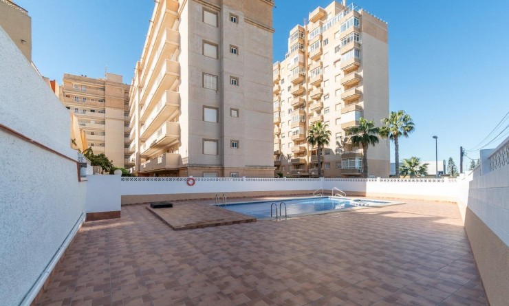 Revente - Appartement - Torrevieja - Nueva Torrevieja