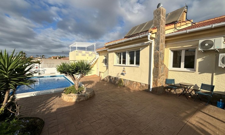 Revente - Detached House / Villa - Ciudad Quesada