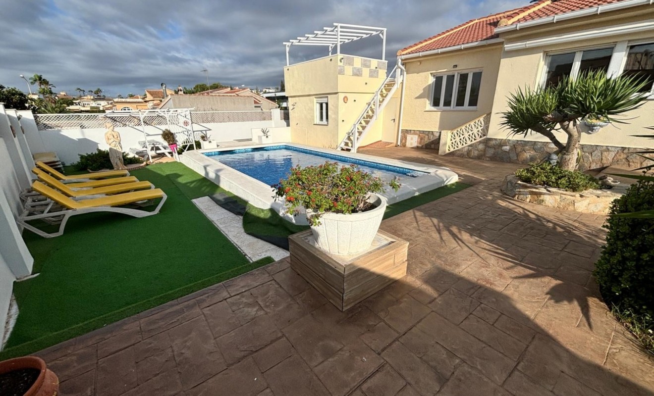 Revente - Detached House / Villa - Ciudad Quesada