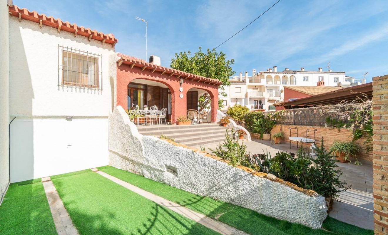 Revente - Villa - Orihuela Costa - Punta Prima