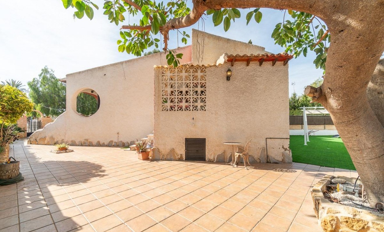 Sale - Villa - Orihuela Costa - Punta Prima