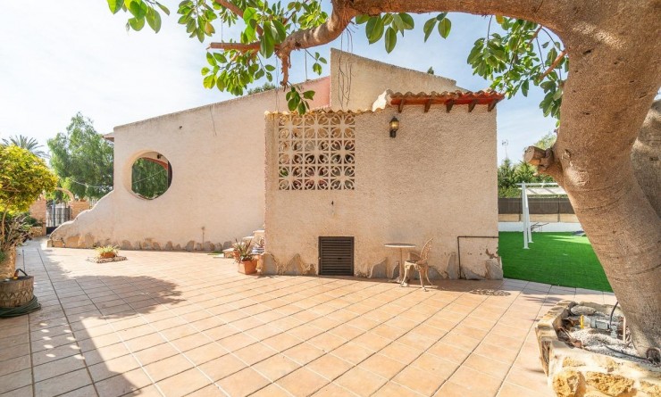 Sale - Villa - Orihuela Costa - Punta Prima