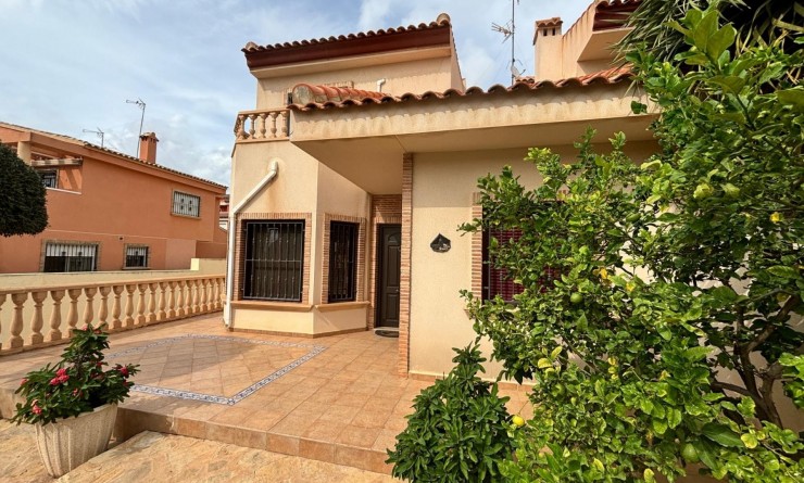 Revente - Detached House / Villa - Torrevieja Centro - Torrevieja