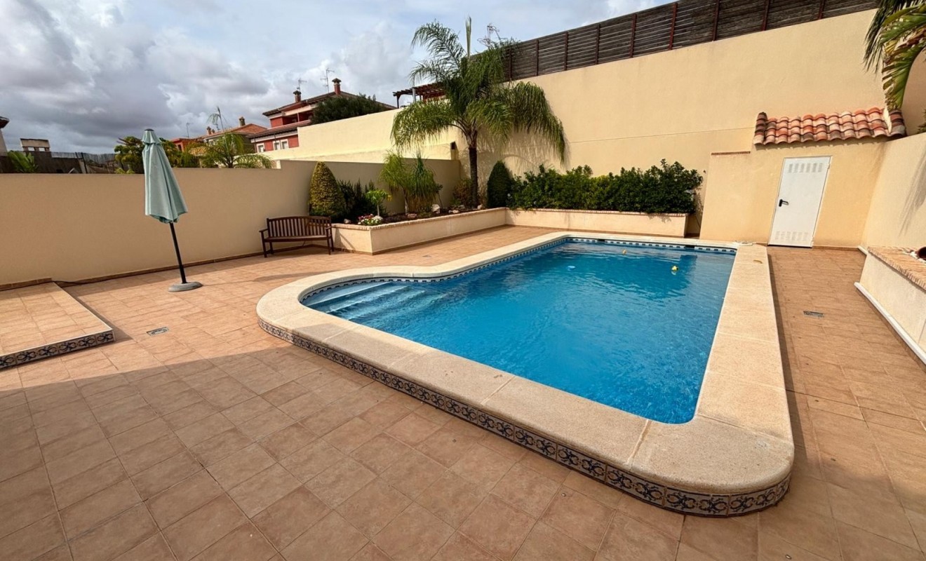 Revente - Detached House / Villa - Torrevieja Centro - Torrevieja