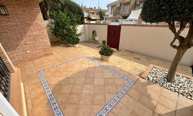 Sale - Detached House / Villa - Torrevieja Centro - Torrevieja