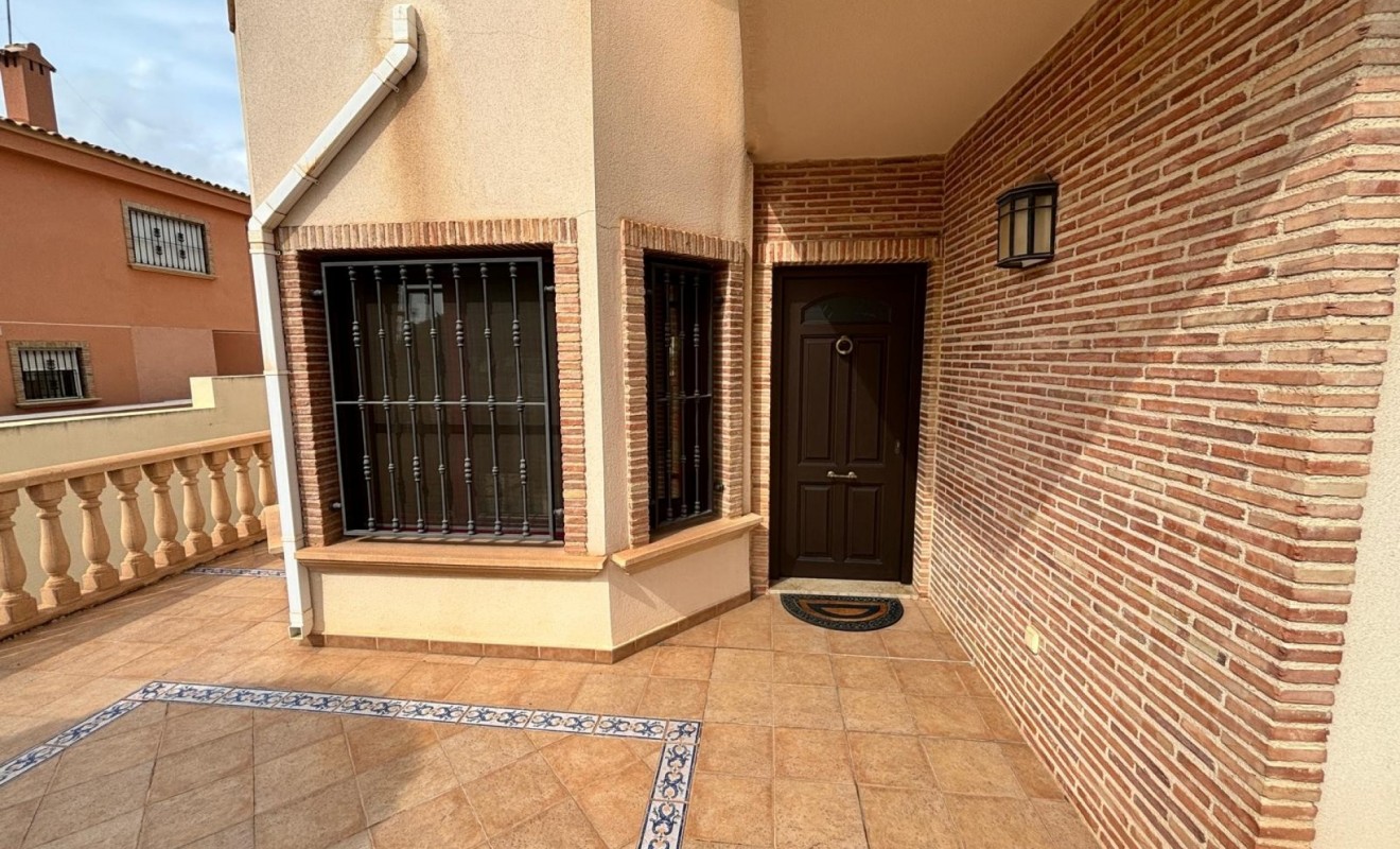 Sale - Detached House / Villa - Torrevieja Centro - Torrevieja