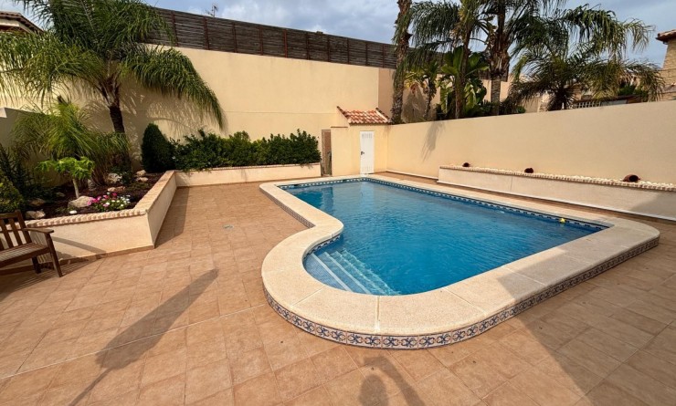 Revente - Detached House / Villa - Torrevieja Centro - Torrevieja