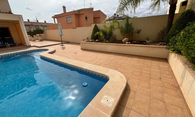 Revente - Detached House / Villa - Torrevieja Centro - Torrevieja