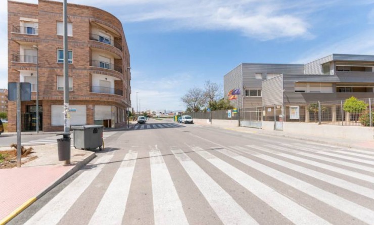 Wederverkoop - Commercial Unit - Almoradí - Estación bus