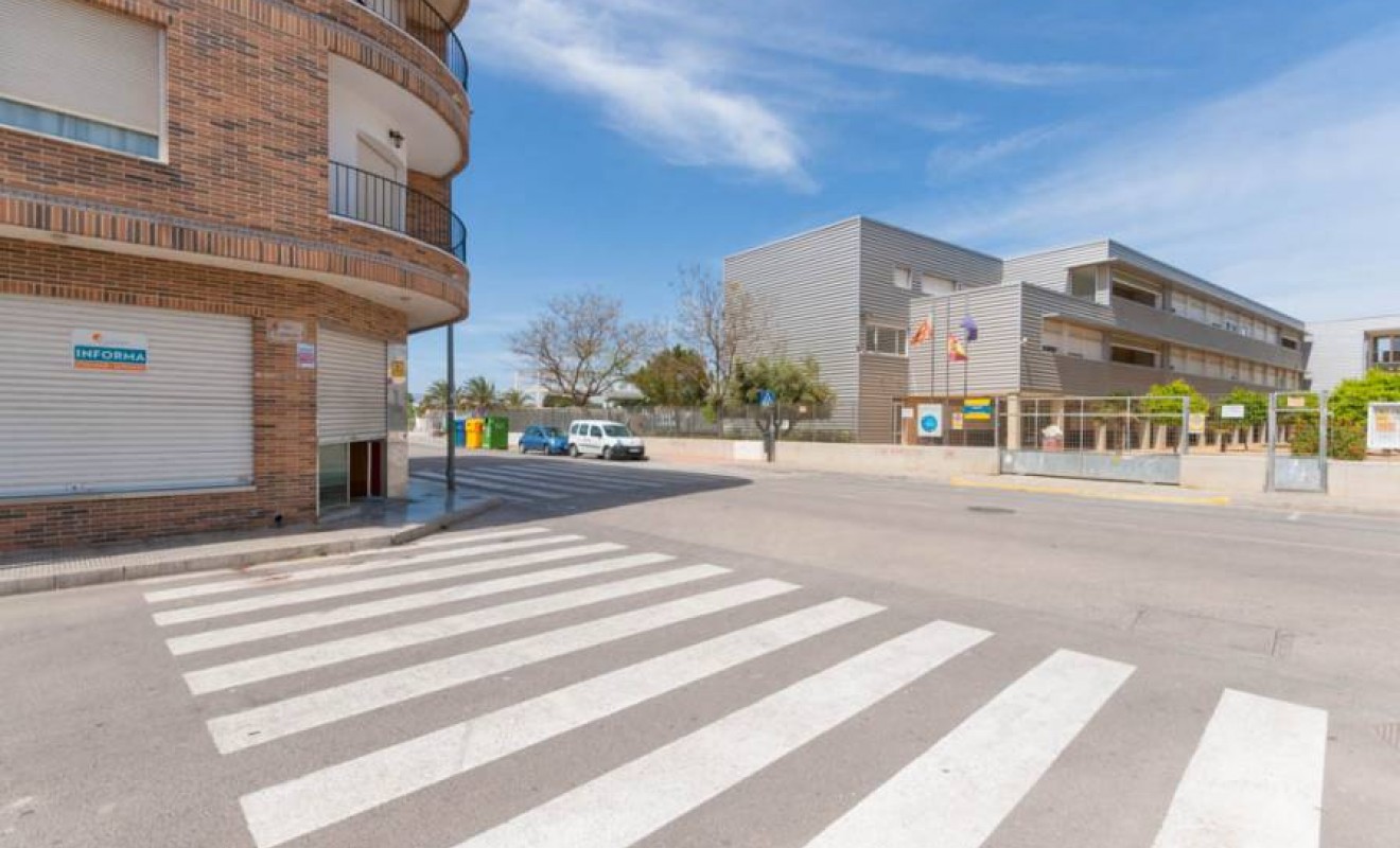 Revente - Commercial Unit - Almoradí - Estación bus