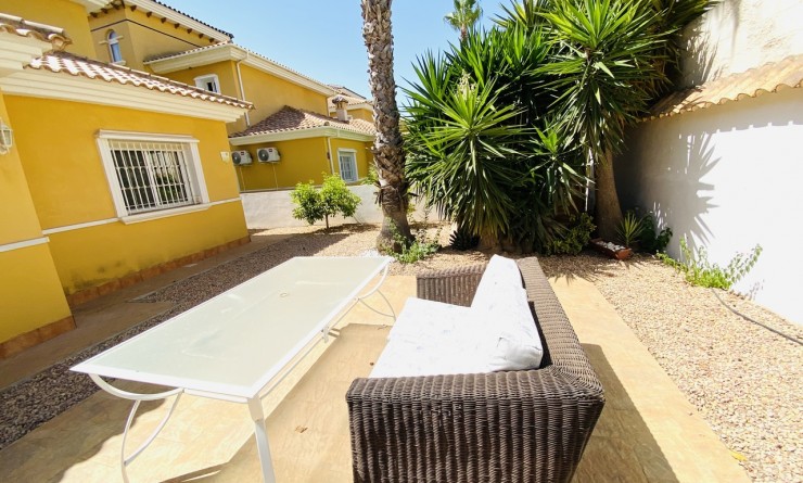 Sale - Villa - La Zenia