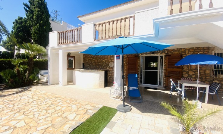 Sale - Villa - La Zenia