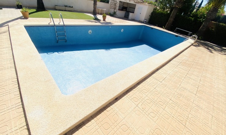 Sale - Villa - La Zenia