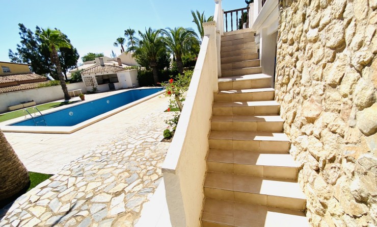 Sale - Villa - La Zenia