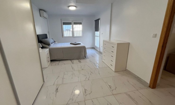 Sale - Villa - La Zenia