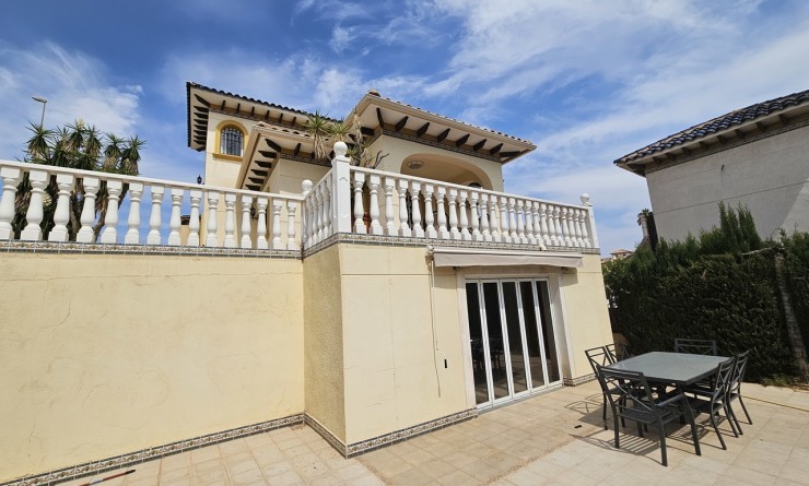 Sale - Villa - La Zenia