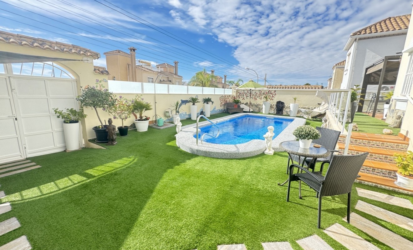 Sale - Villa - Villamartín