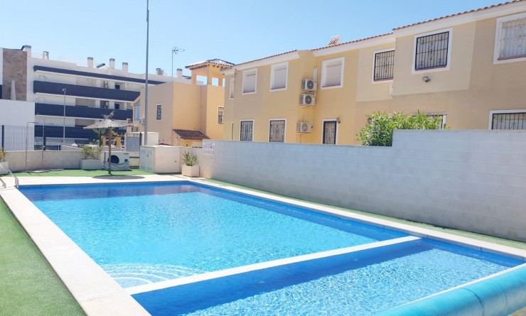 Sale - Townhouse - Orihuela Costa - Villamartín