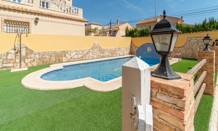 Wederverkoop - Villa - Orihuela Costa - Las Mimosas