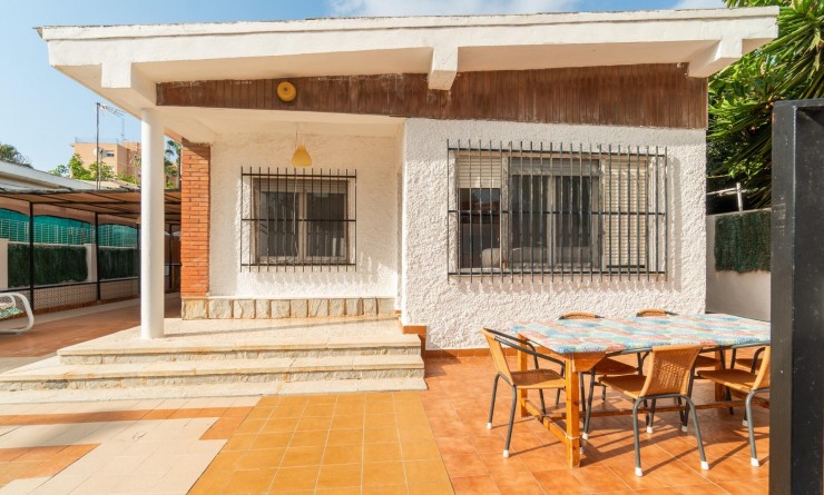 Wederverkoop - Villa - Torrevieja - Aguas nuevas 1