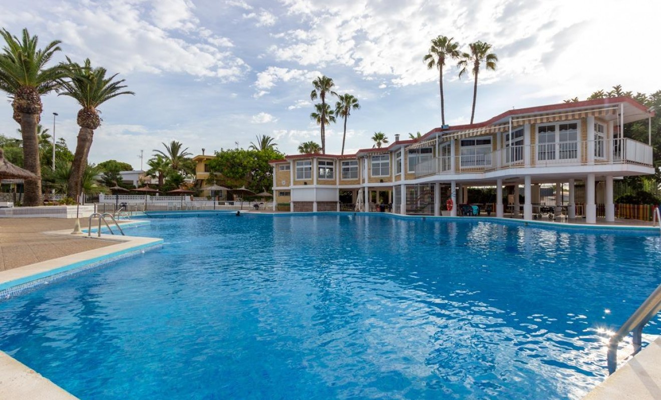 Wederverkoop - Villa - Torrevieja - Aguas nuevas 1