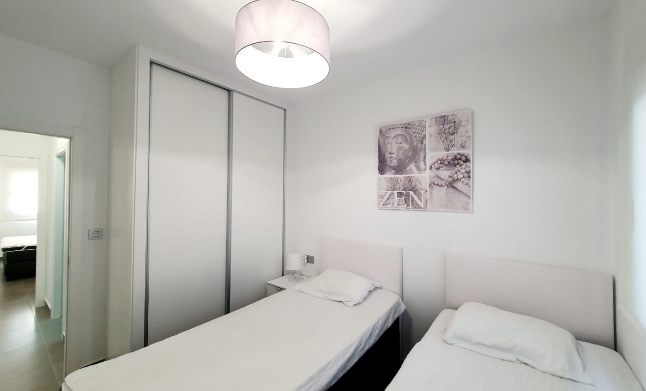 Revente - Apartment / flat - Pilar de la Horadada