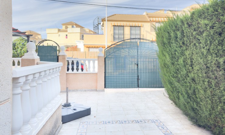 Revente - Apartment - Ground Floor Apartment - Torrevieja - Los Frutales