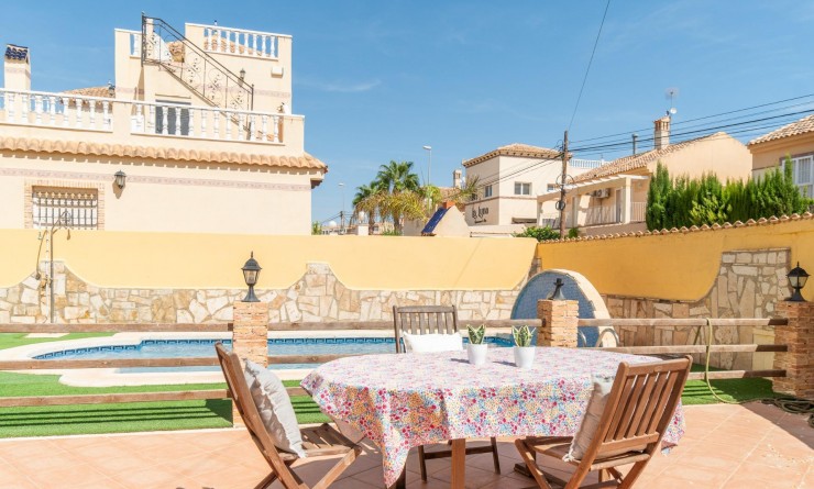 Wederverkoop - Villa - Orihuela Costa - Las Mimosas