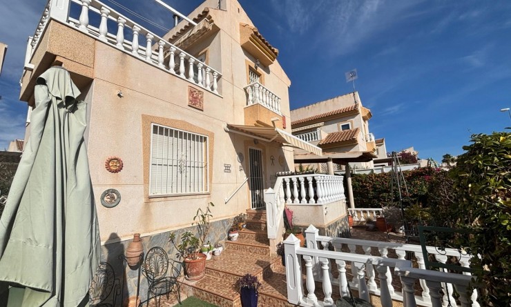 Revente - Detached House / Villa - Ciudad Quesada