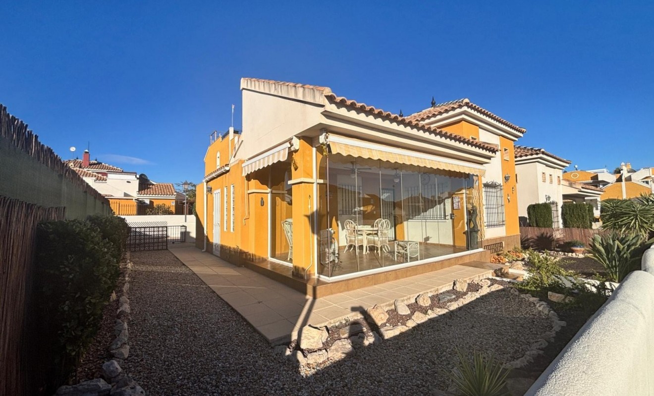 Wederverkoop - Detached House / Villa - Los Montesinos - Urbanizacion montesol