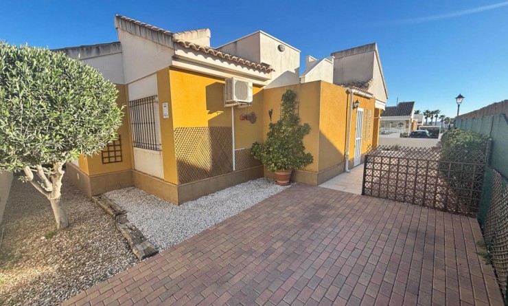 Wederverkoop - Detached House / Villa - Los Montesinos - Urbanizacion montesol