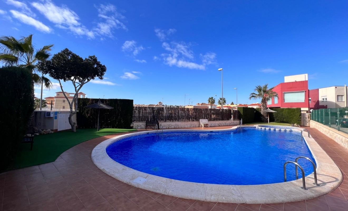 Sale - Semi Detached House - Orihuela Costa