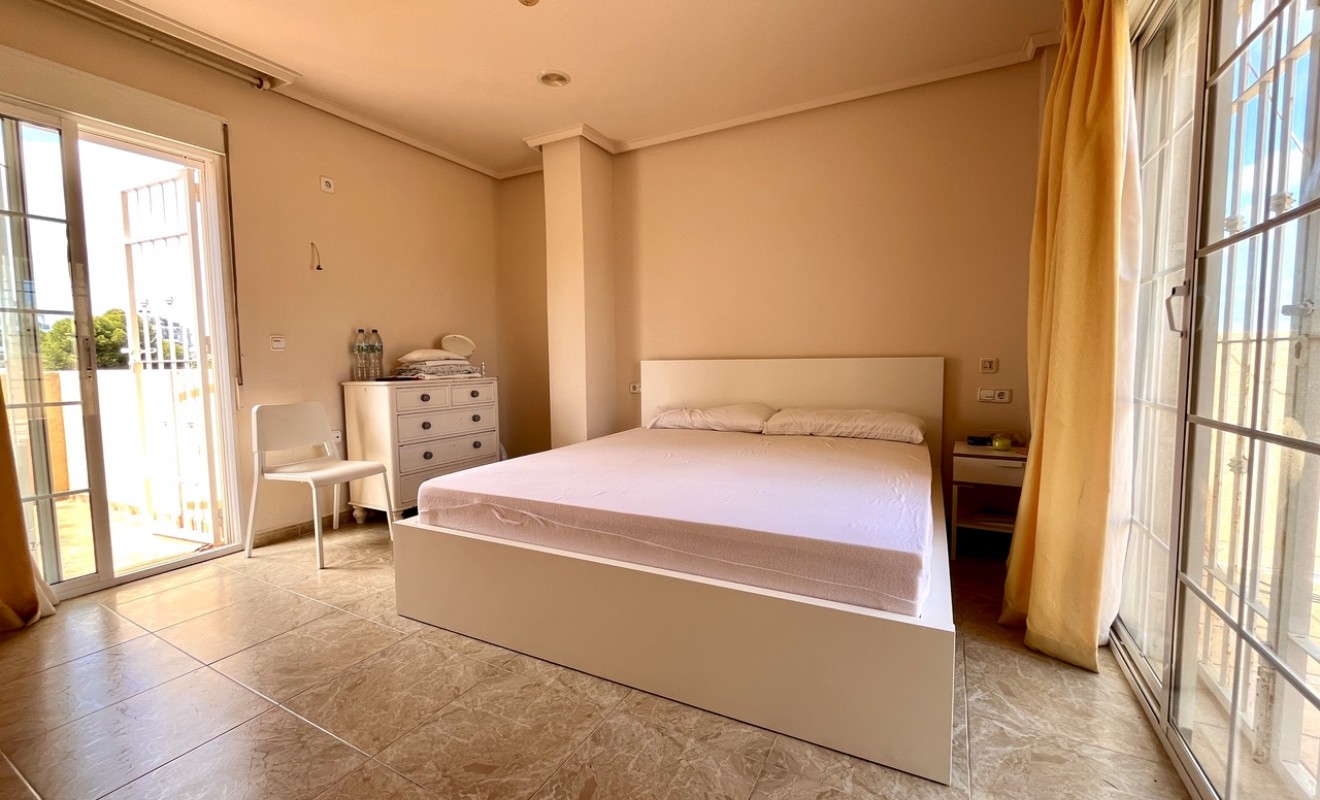 Sale - Villa - La Zenia